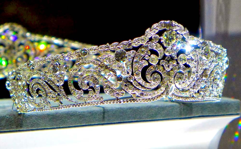 Самые известные драгоценные украшения из коллекции королевских особ Великобритании